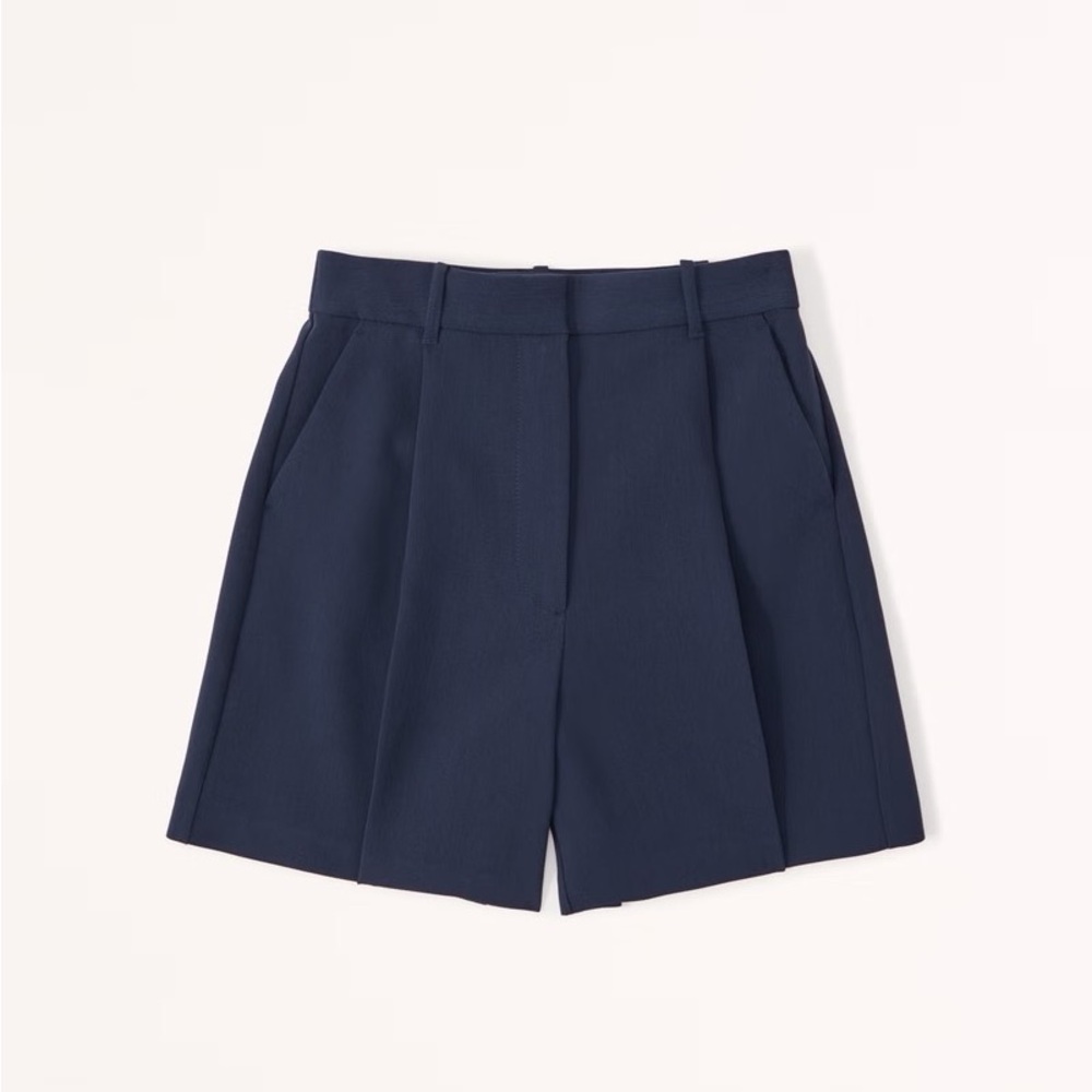 NWT Abercrombie Women’s Large Ultra High Rise Tailored Short Blue